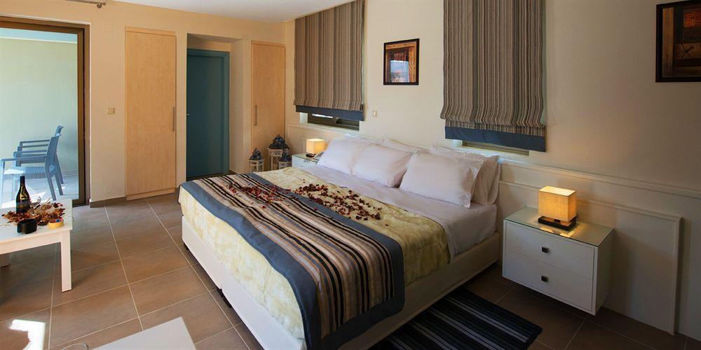 Mantinia Bay 3* קלמאטה