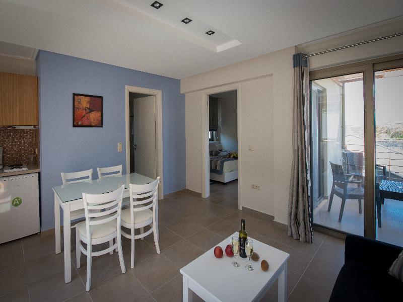 מלון דירות Mantinia Bay